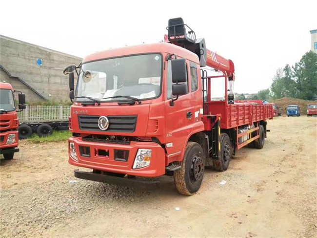 東風(fēng)小三軸三一10噸隨車吊