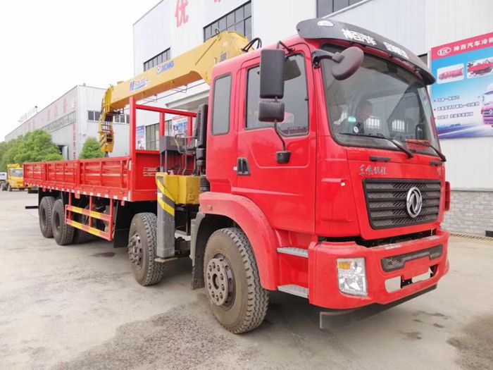 東風(fēng)前四后八隨車吊（16噸